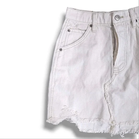 Free People Brea White Cutoff Distressed Button Fly Mini Denim Skirt Size 24 - Picture 4 of 8